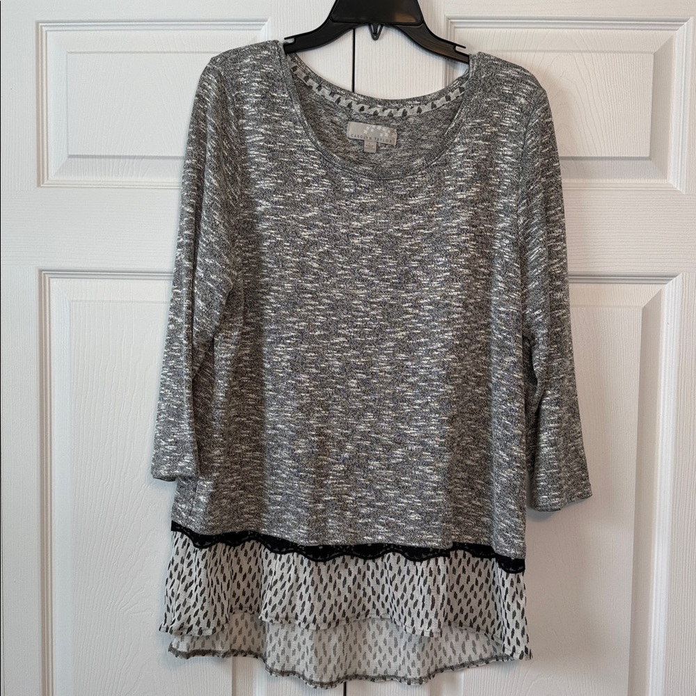 Lightweight Sweater with Ruffled Hem Ll